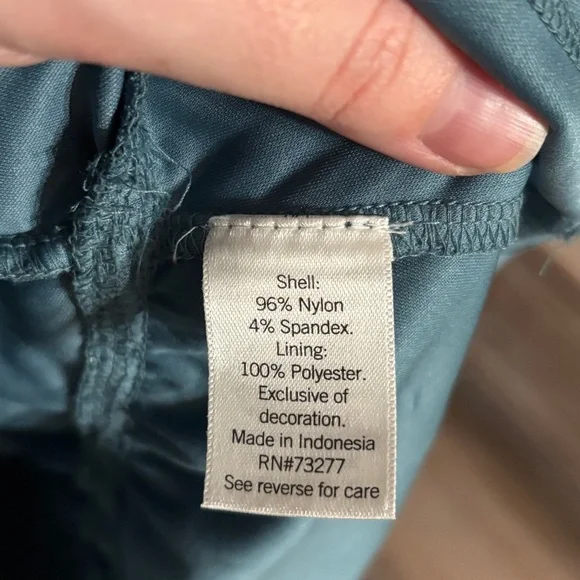 NWT LC Lauren Conrad Puff Sleeve Lace Peplum Blouse - Picture 9 of 9